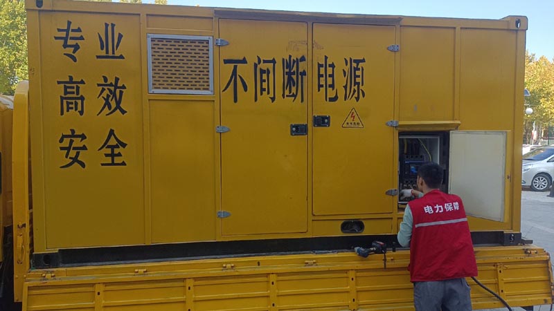 望牛墩镇柴油发电机组和UPS电源配合使用时，如何避免切换过程中的电力中断？